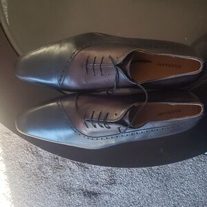 Magnanni men's  size 14, color nevy blue with brown